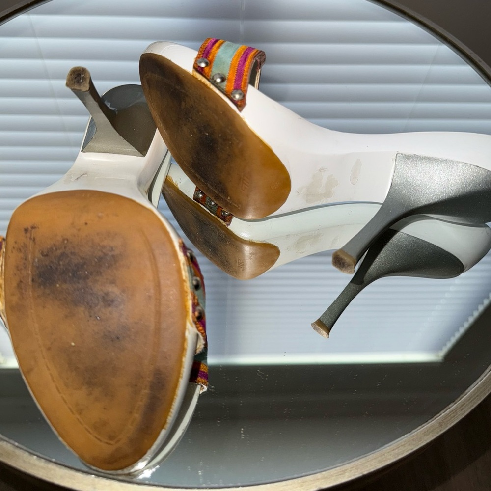 Steve Madden White Kitty Heels 👠 - Picture 9 of 9
